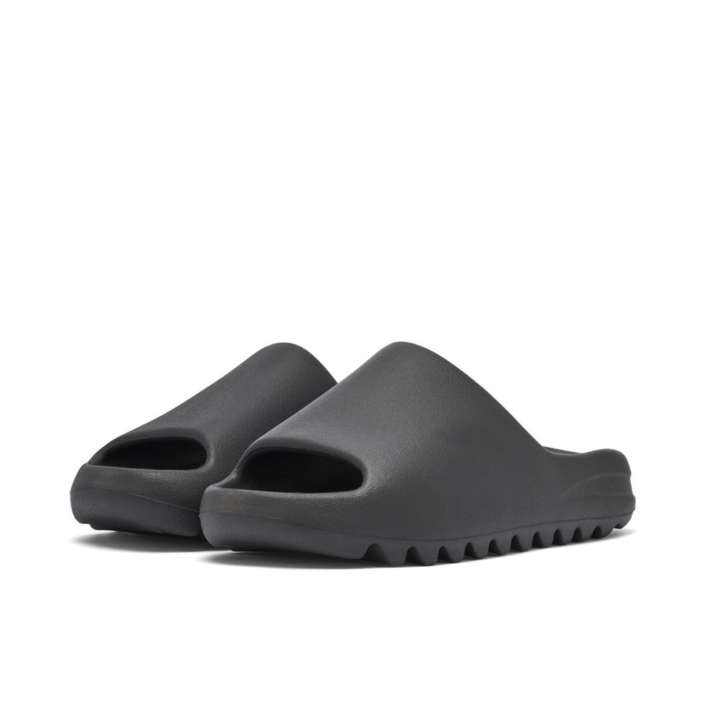 Yeezy Slide Onyx Size: 8-13